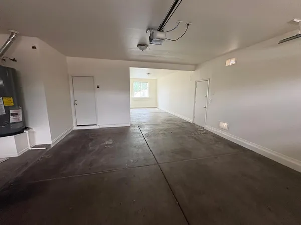 $3,195 | 8816 West Myrtle Avenue, Glendale, AZ 85305