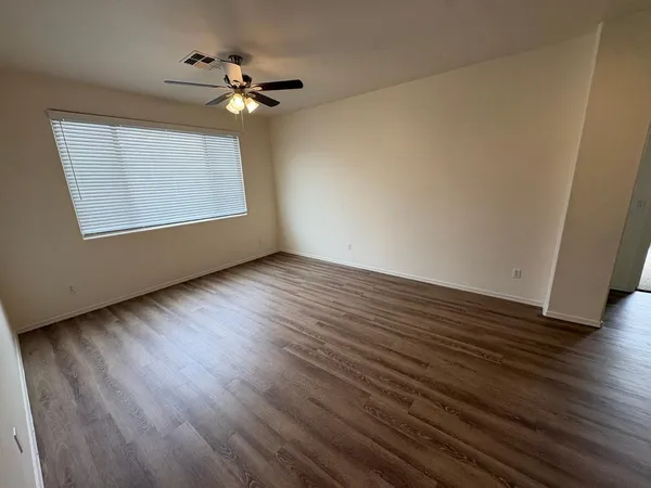 $3,095 | 8816 West Myrtle Avenue, Glendale, AZ 85305