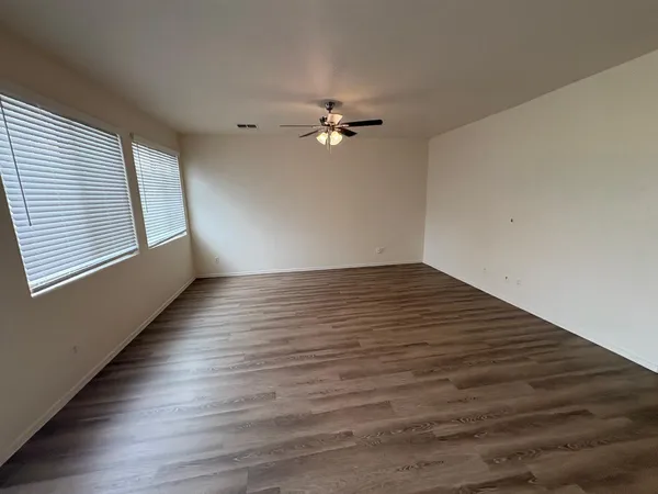 $3,095 | 8816 West Myrtle Avenue, Glendale, AZ 85305