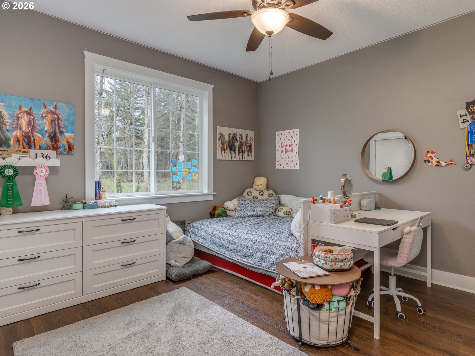 12950 South Barnards Road Molalla, OR 97038 - Photo 33 of 48 a living room with furniture and a large window