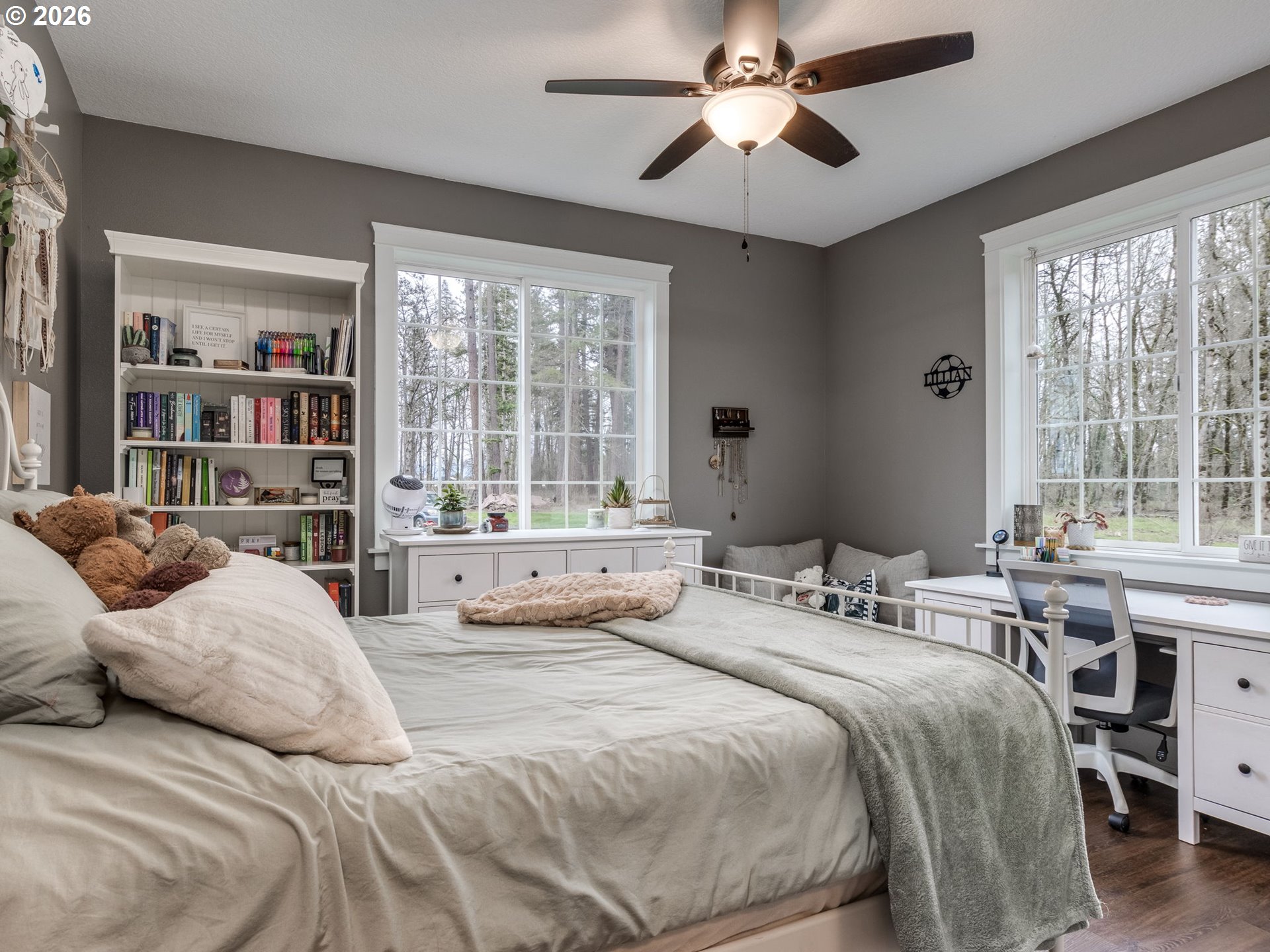 12950 South Barnards Road Molalla, OR 97038 - Photo 35 of 48 a bedroom with a large bed and a large window