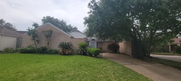 $2,500 | 11531 Overbrook Lane, Houston, TX 77077