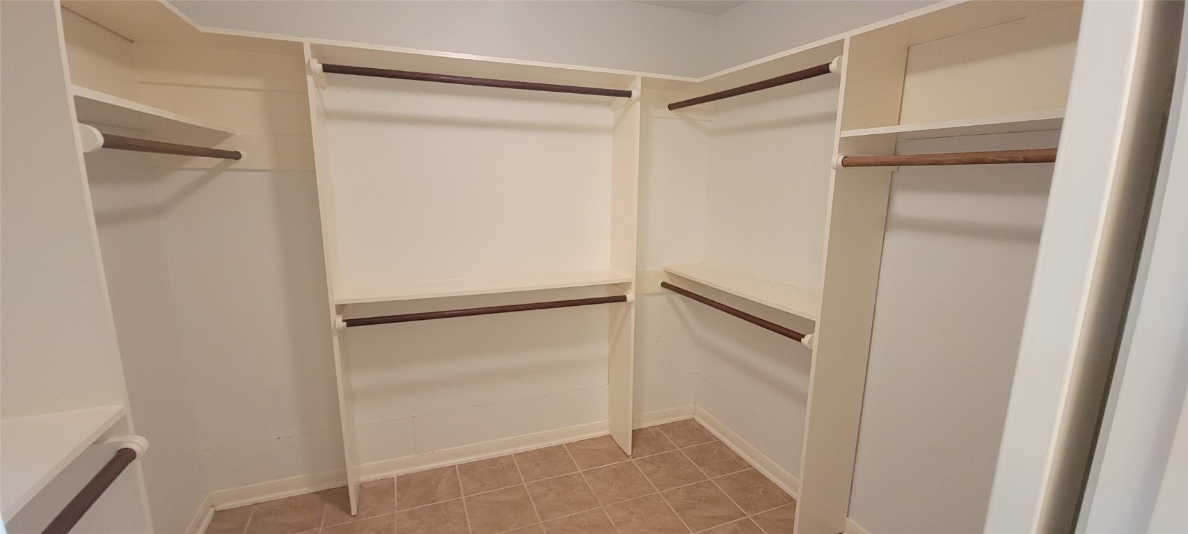 11531 Overbrook Lane Houston, TX 77077 - Photo 5 of 30