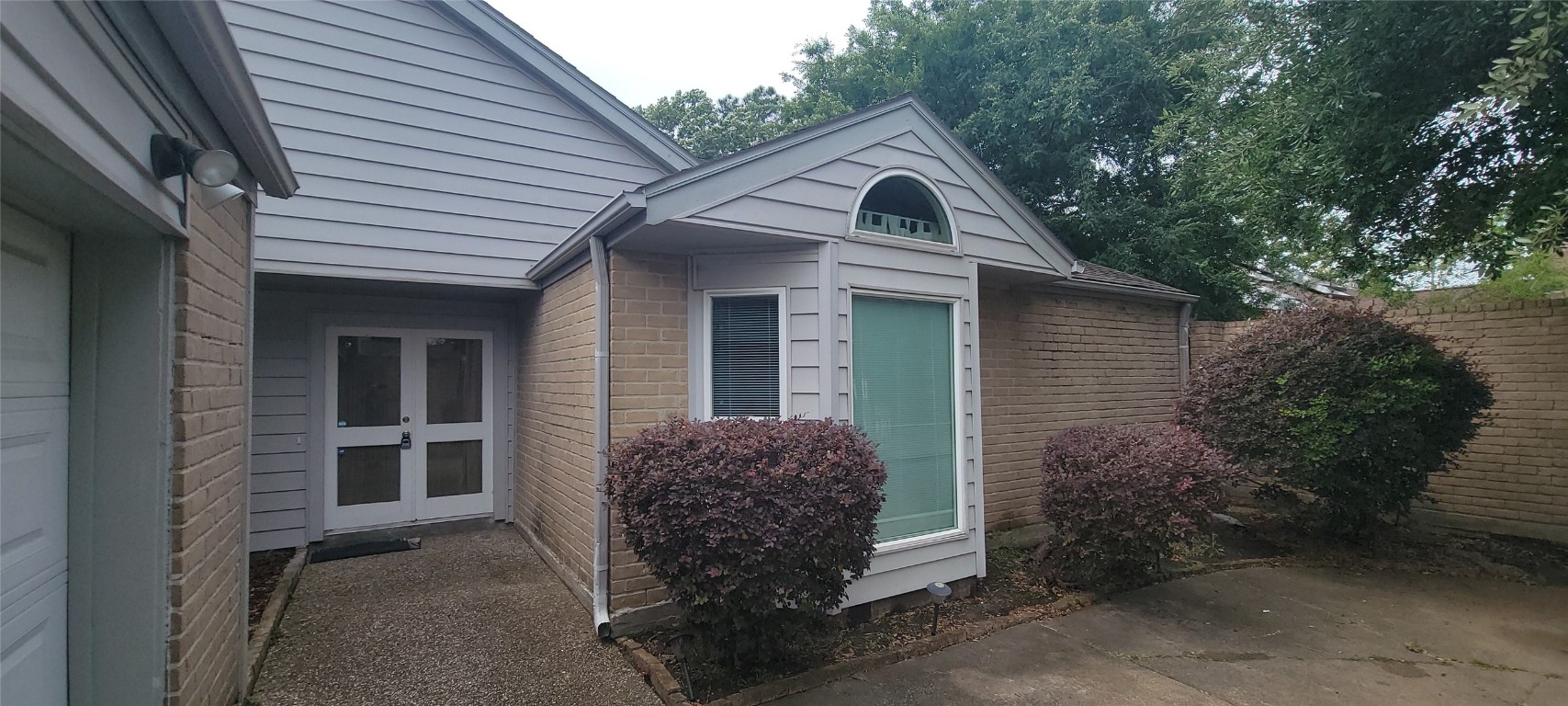 11531 Overbrook Lane Houston, TX 77077 - Photo 9 of 30