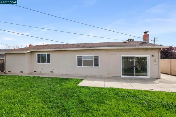 a view of front of house with yard