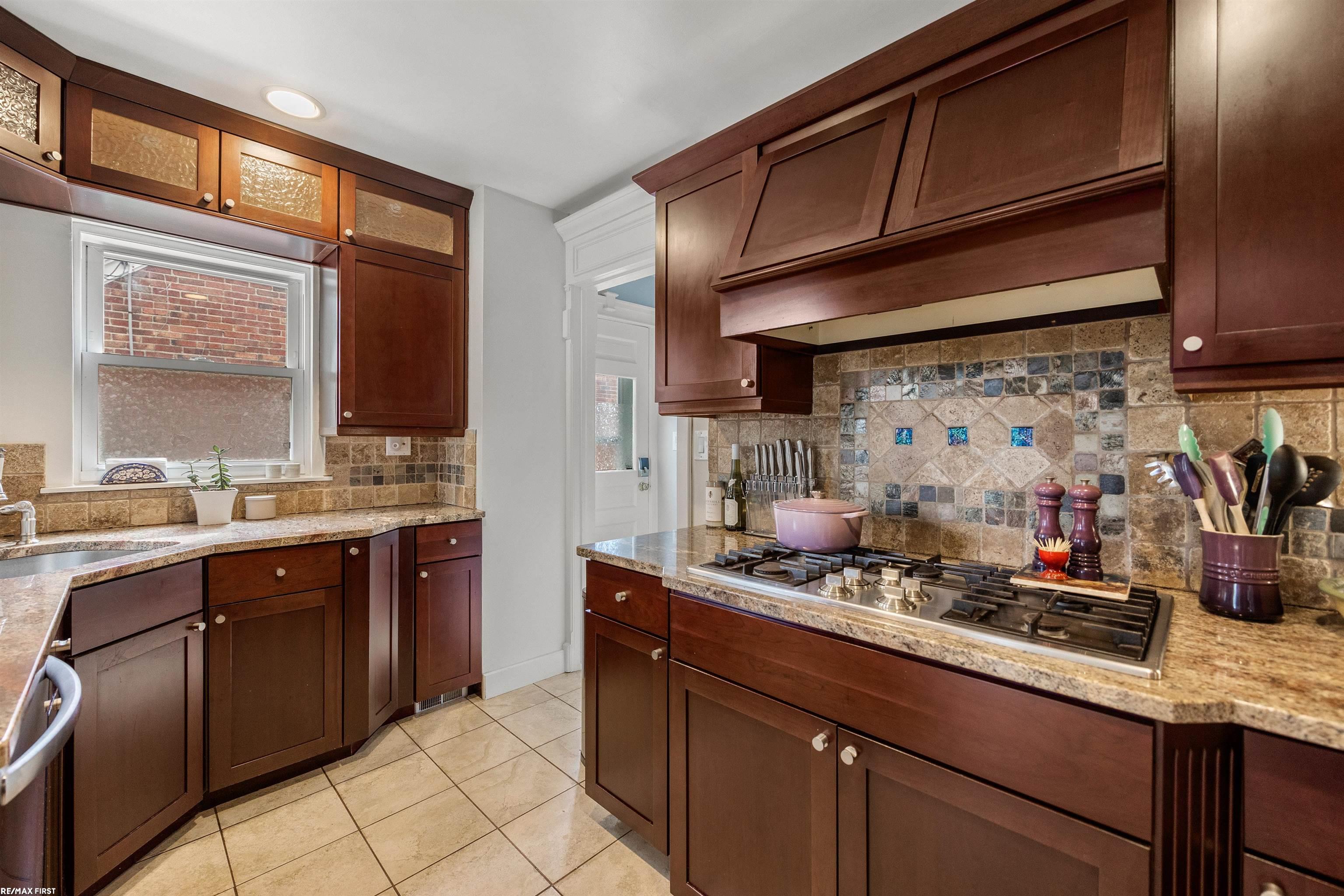 2685 Manchester Road Birmingham, MI 48009 - Photo 11 of 49 50084254-10.JPG