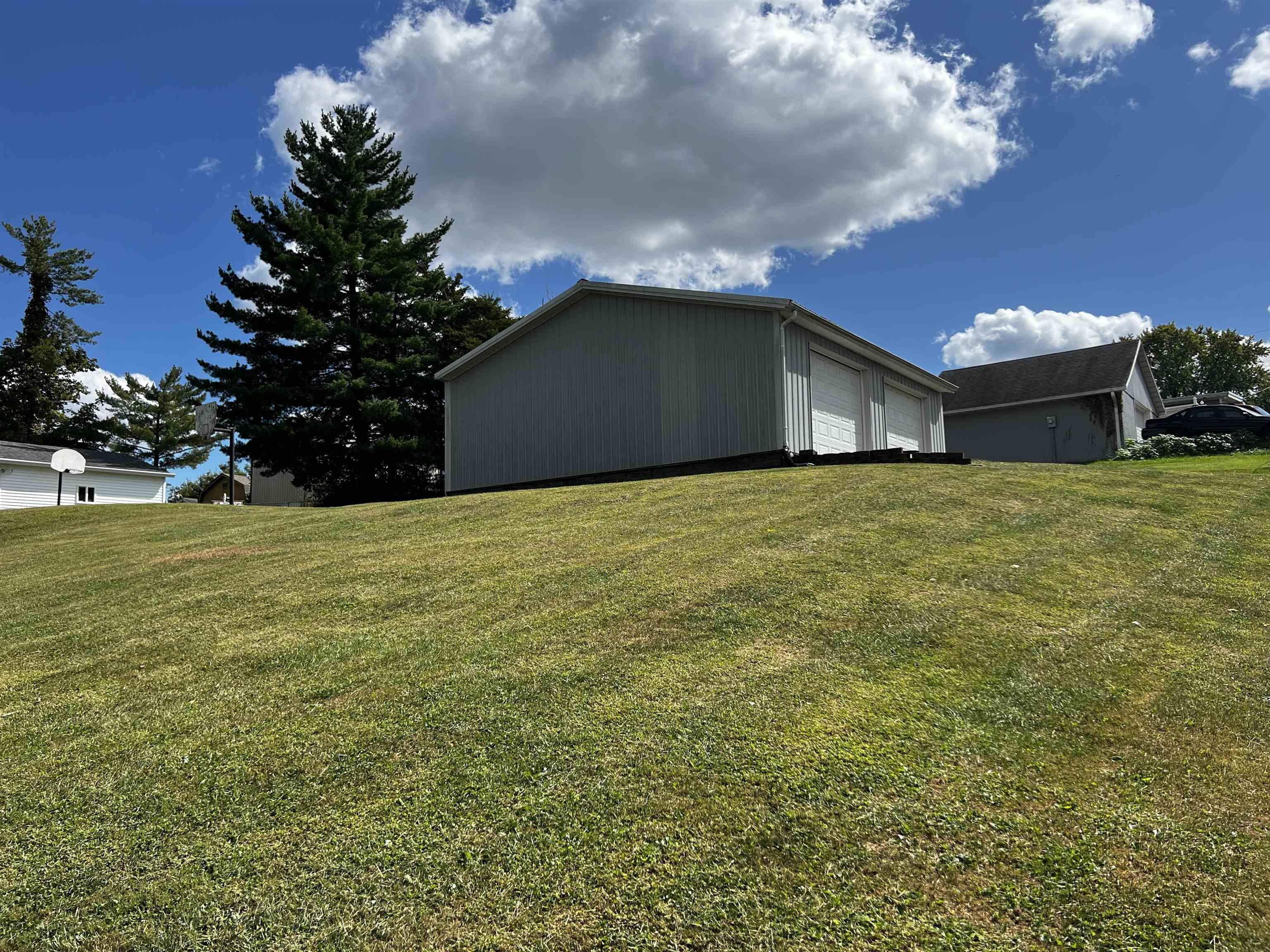 2312 K Bedford, IN 47421 - Photo 2 of 12