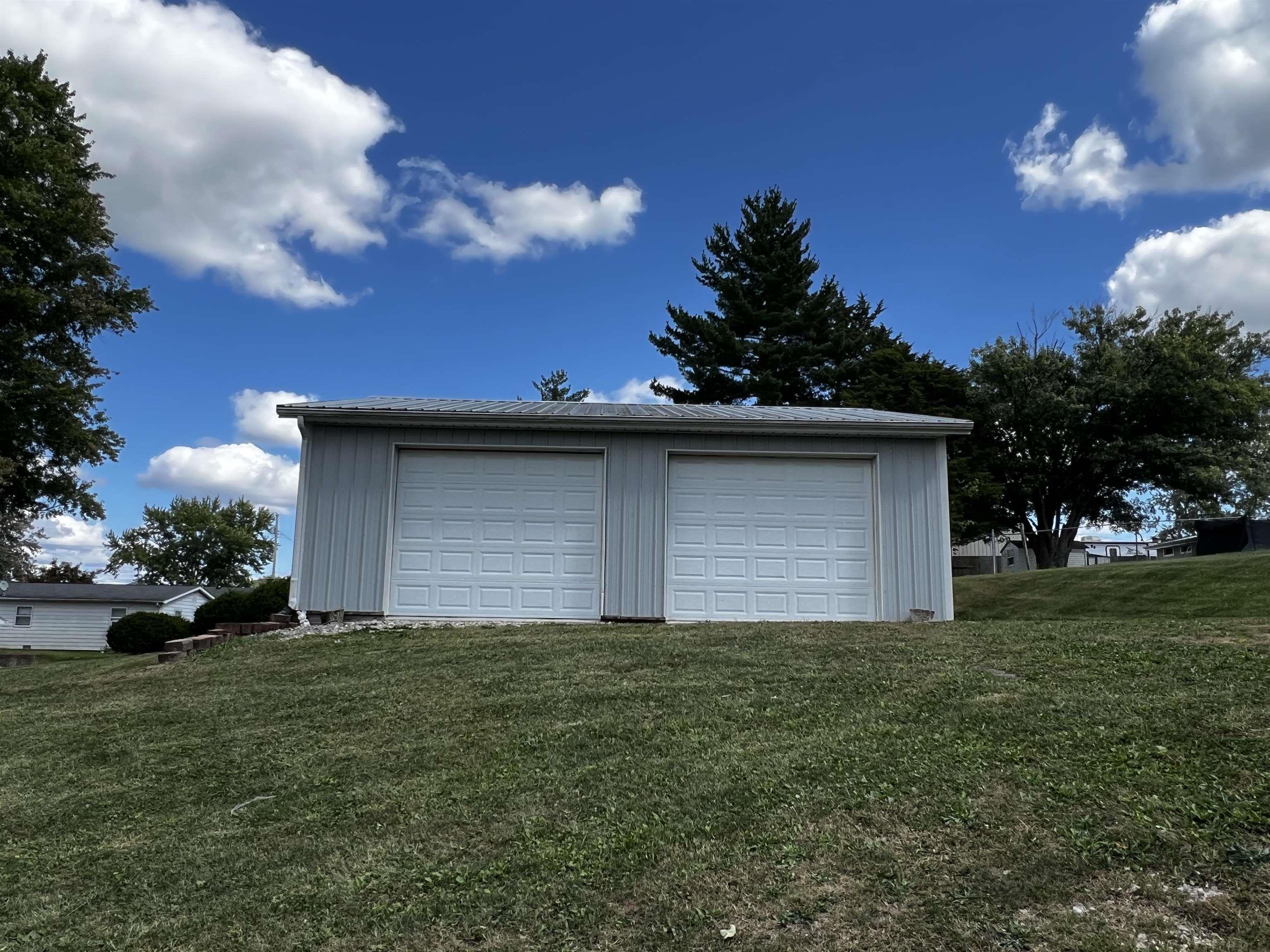 2312 K Bedford, IN 47421 - Photo 4 of 12