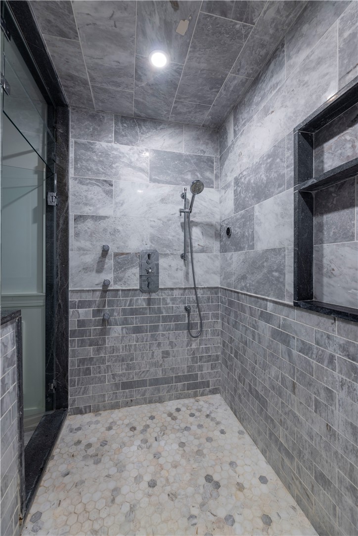 136 White Birch Circle Scituate, RI 02831 - Photo 33 of 44