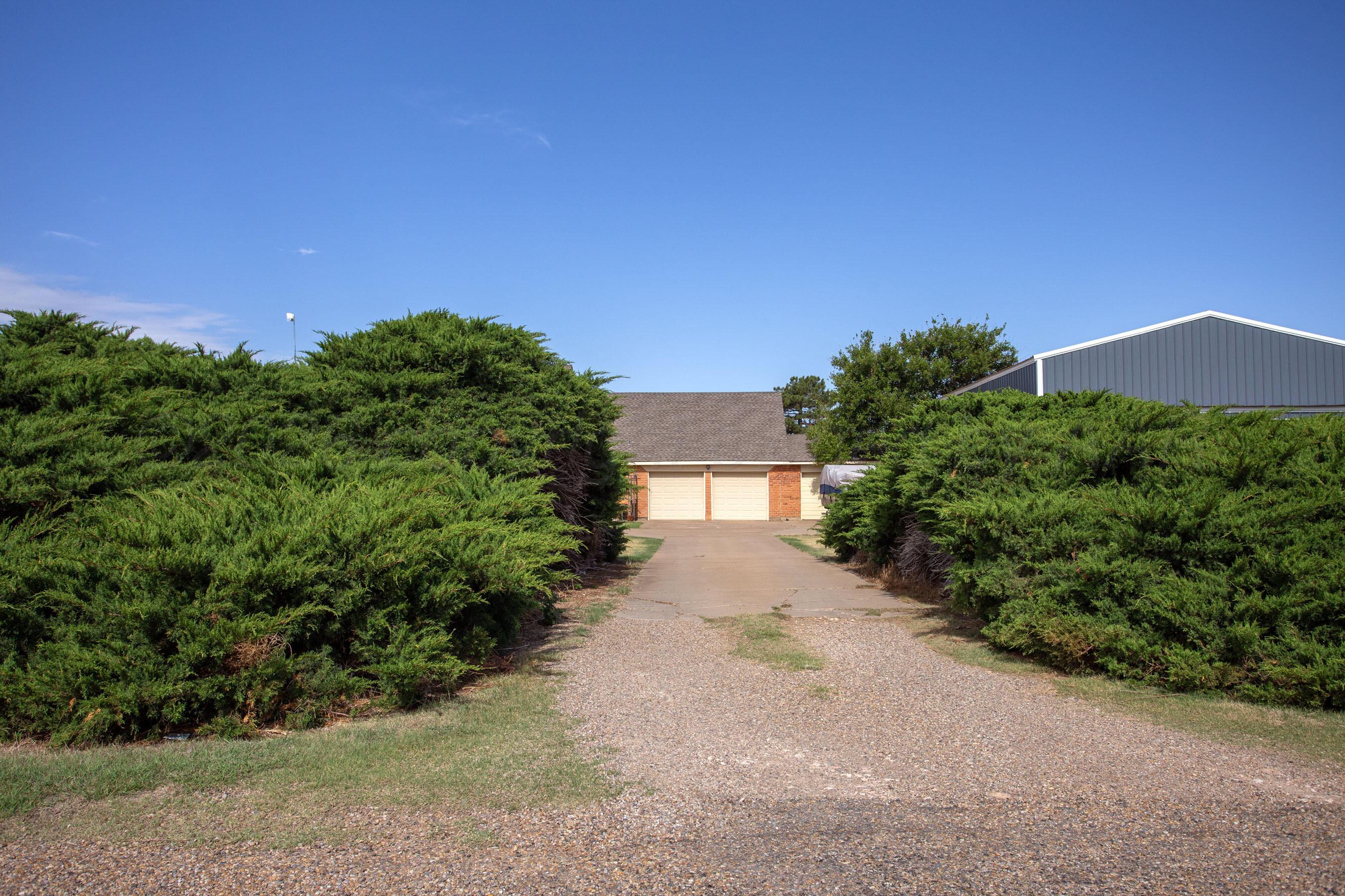 5003 Klinke Road Amarillo, TX 79108 - Photo 32 of 35 Private circle driveway to property
