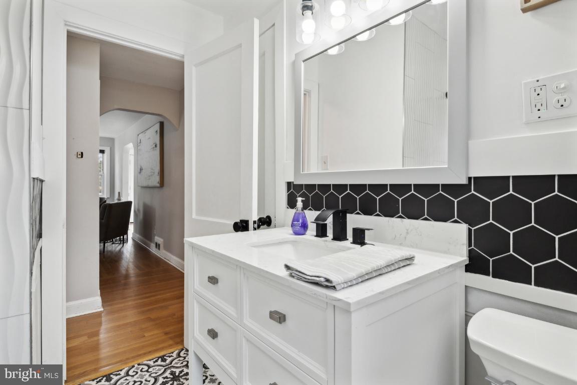 2001 Linden Lane Silver Spring, MD 20910 - Photo 15 of 30 Fully Renovated Main Floor Bath