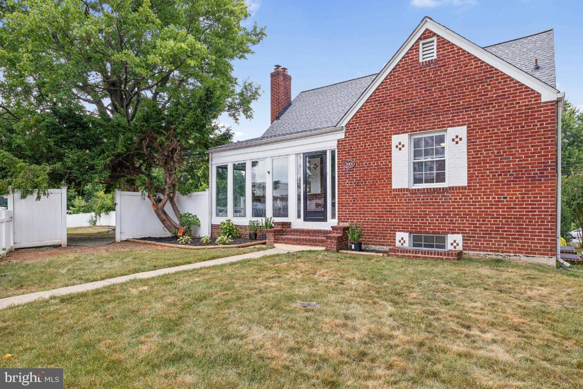 2001 Linden Lane Silver Spring, MD 20910 - Photo 3 of 30 Charming, Well Located, Cape Cod