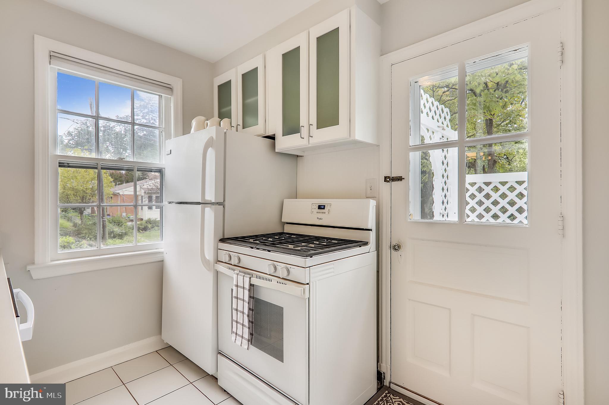 9311 Walden Road Silver Spring, MD 20901 - Photo 13 of 75 Kitchen View - Gas Stove