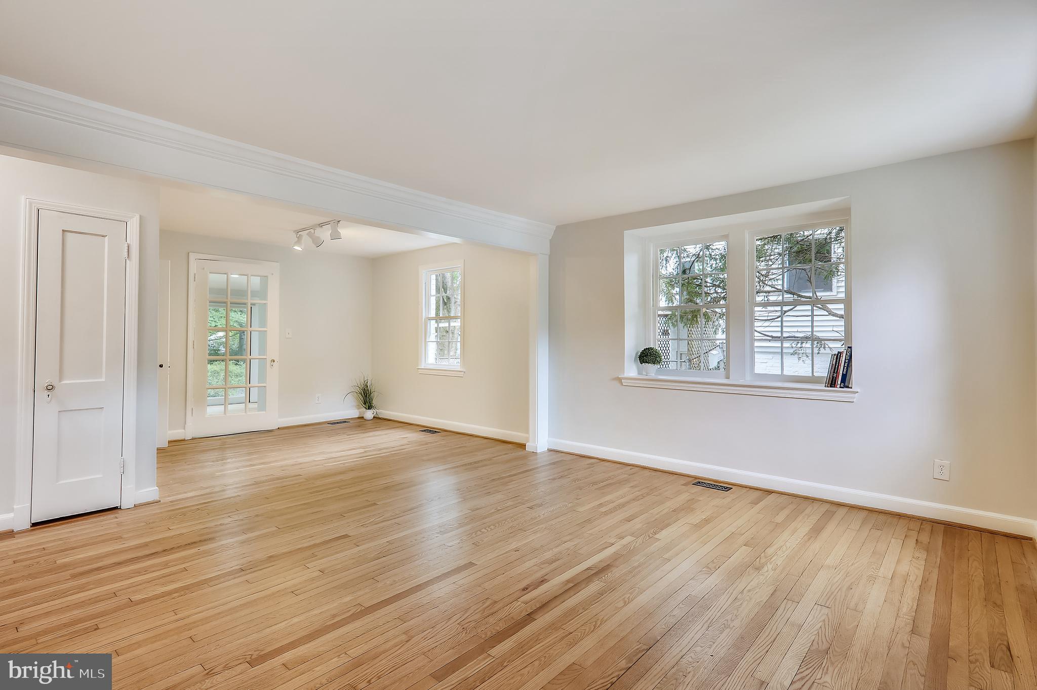 9311 Walden Road Silver Spring, MD 20901 - Photo 23 of 75 Living/Dining Room View