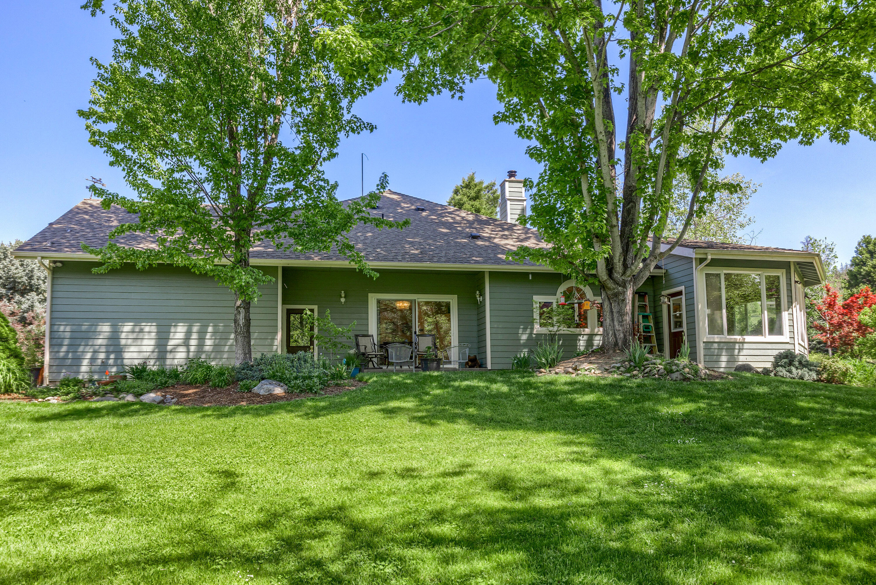 4000 Little Applegate Road Jacksonville, OR 97530 - Photo 44 of 47 front view of a house with a yard