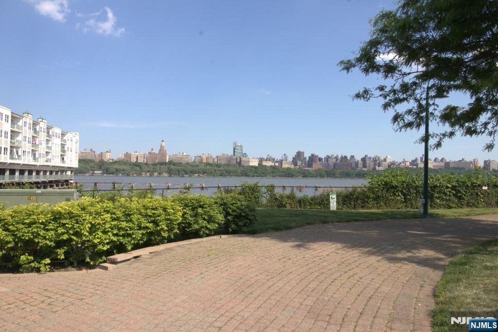 340 The Promenade Edgewater, NJ 07020 - Photo 40 of 46