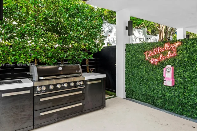 $25,000 | 550 Northwest 42nd Street, Miami, FL 33127