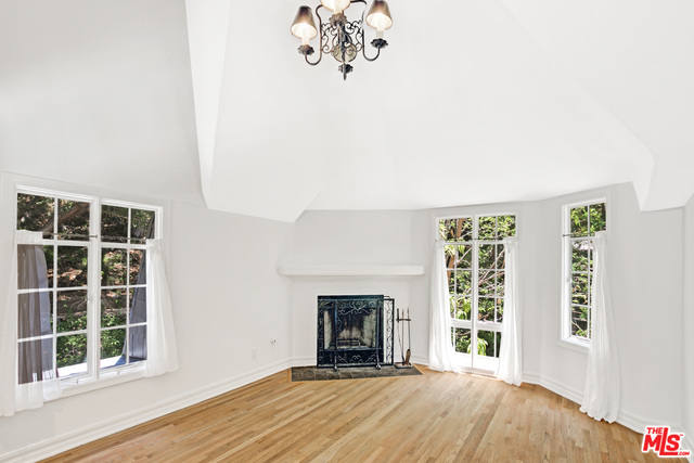 3099 Ellington Drive Los Angeles, CA 90068 - Photo 16 of 48