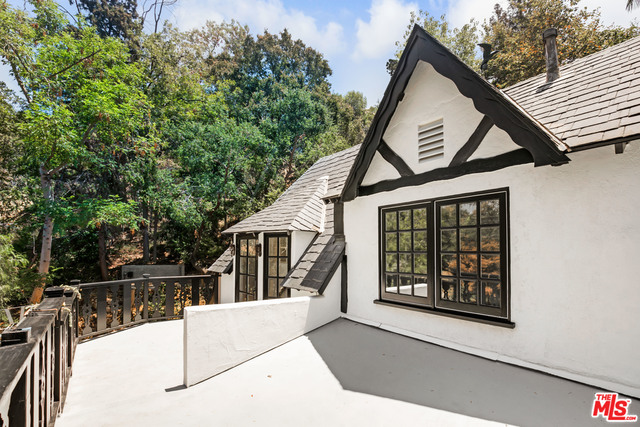 3099 Ellington Drive Los Angeles, CA 90068 - Photo 17 of 48