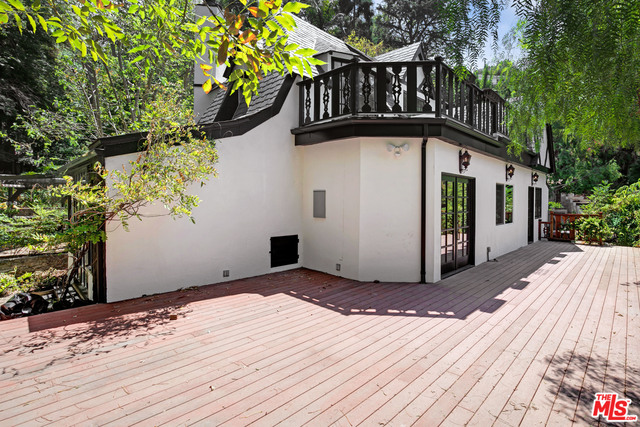 3099 Ellington Drive Los Angeles, CA 90068 - Photo 32 of 48