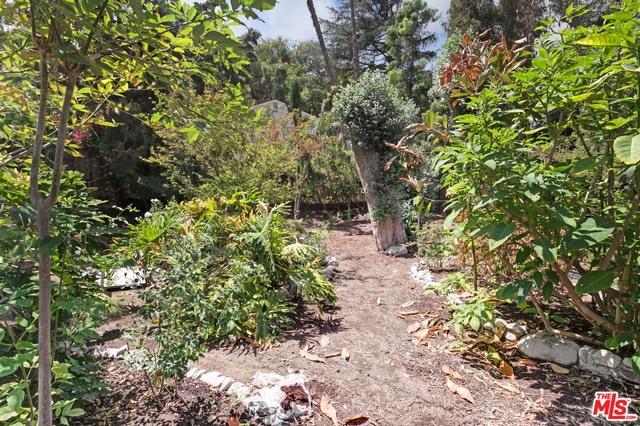 3099 Ellington Drive Los Angeles, CA 90068 - Photo 38 of 48