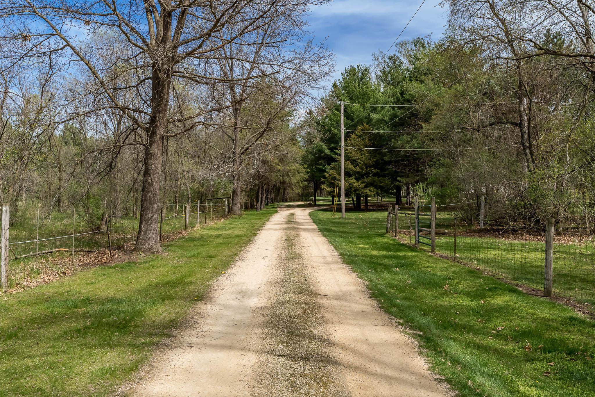 14795 Hansberry Road Rockton, IL 61072 - Photo 4 of 32 a view of backyard with green space