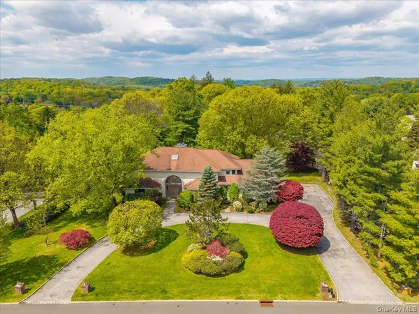 $2,395,000 | 8 Far Hill Lane, Pleasantville, NY 10570