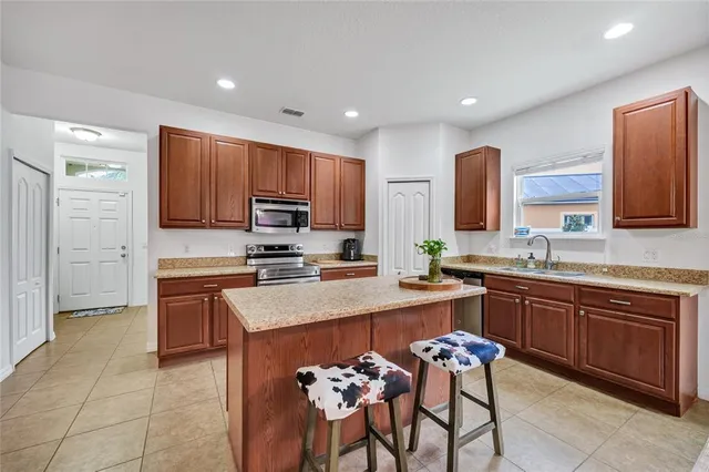 $2,000 | 1832 Piedmont Court, Mascotte, FL 34753