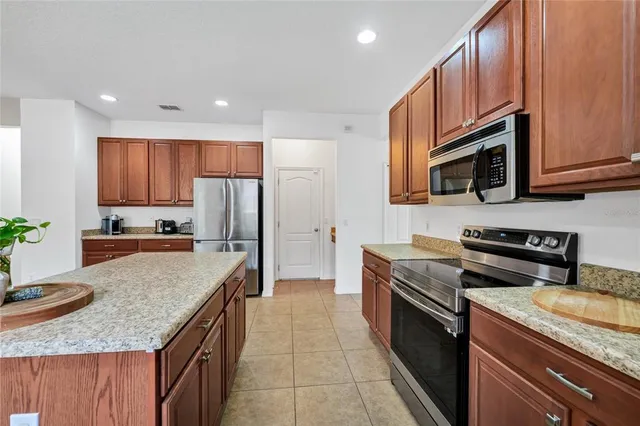 $2,000 | 1832 Piedmont Court, Mascotte, FL 34753