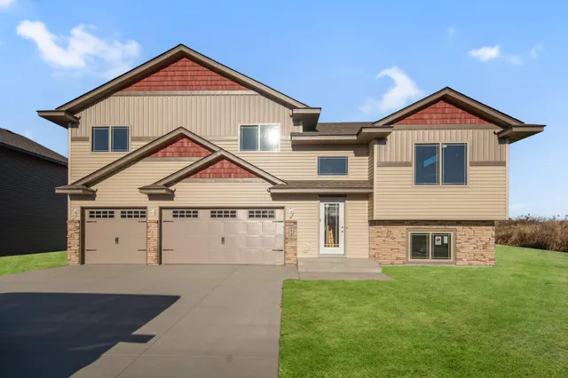 $314,900 | 2125 Eagle Street, Rush City, MN 55069