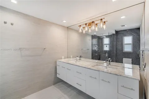 $9,500 | 550 West 49th Street, Miami Beach, FL 33140