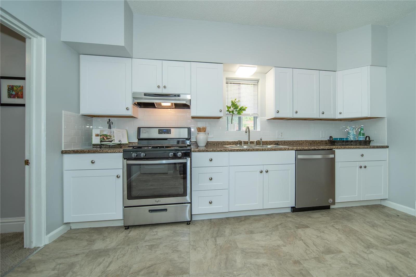 9023 Lackland Road St. Louis, MO 63114 - Photo 12 of 17 Gallery Image 12