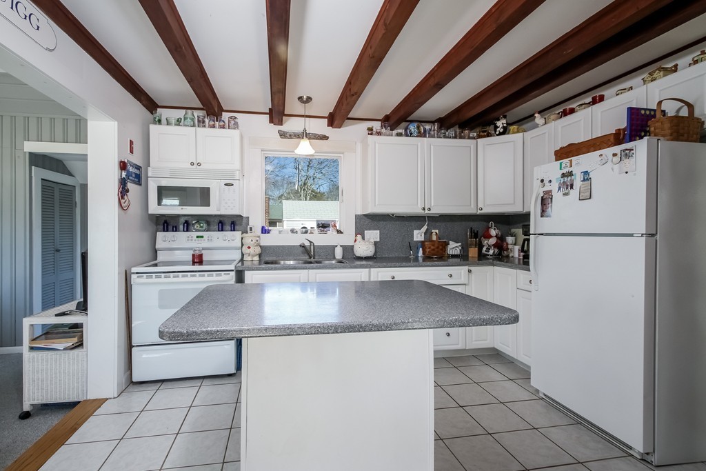 46 Rip Van Winkle Way Bourne, MA 02532 - Photo 7 of 23 Gallery Image 7