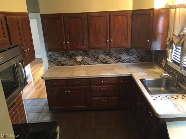 2035 Brunswick Road East Cleveland, OH 44112 - Photo 2 of 23