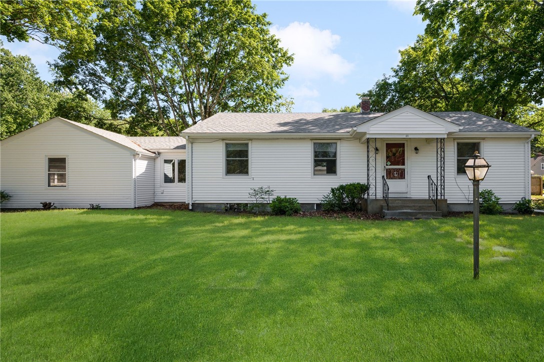 48 Circuit Drive Warwick, RI 02889 - Photo 4 of 49