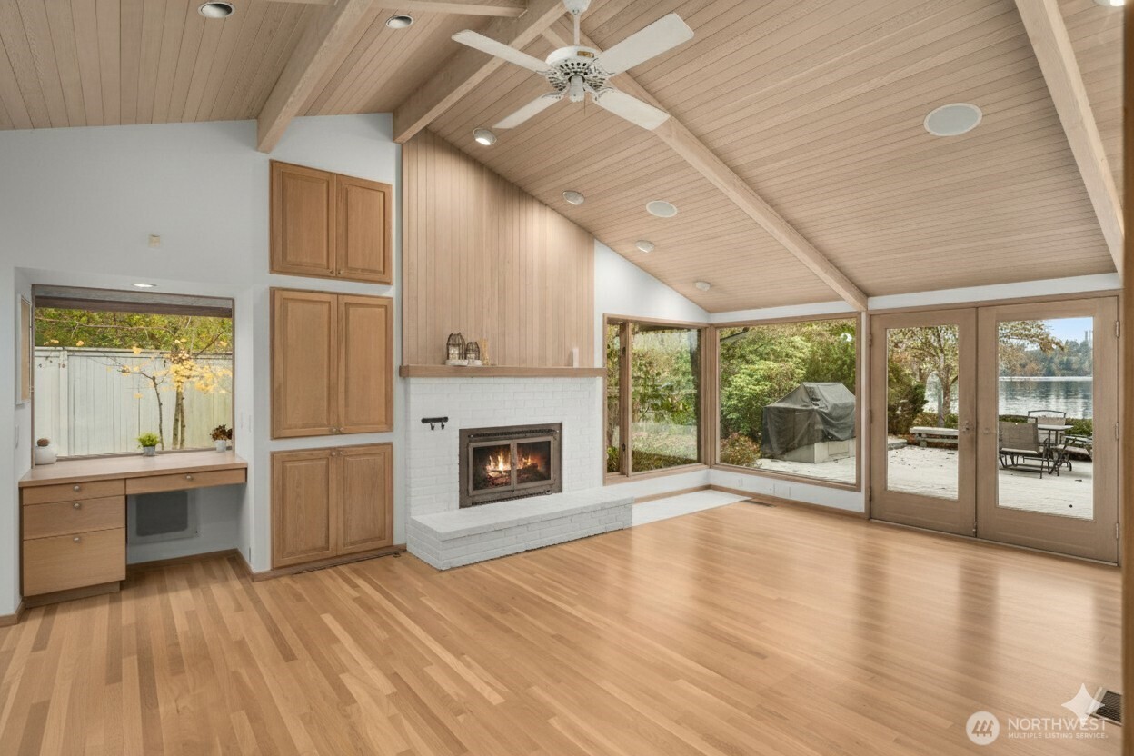 8428 North Mercer Way Mercer Island, WA 98040 - Photo 17 of 40