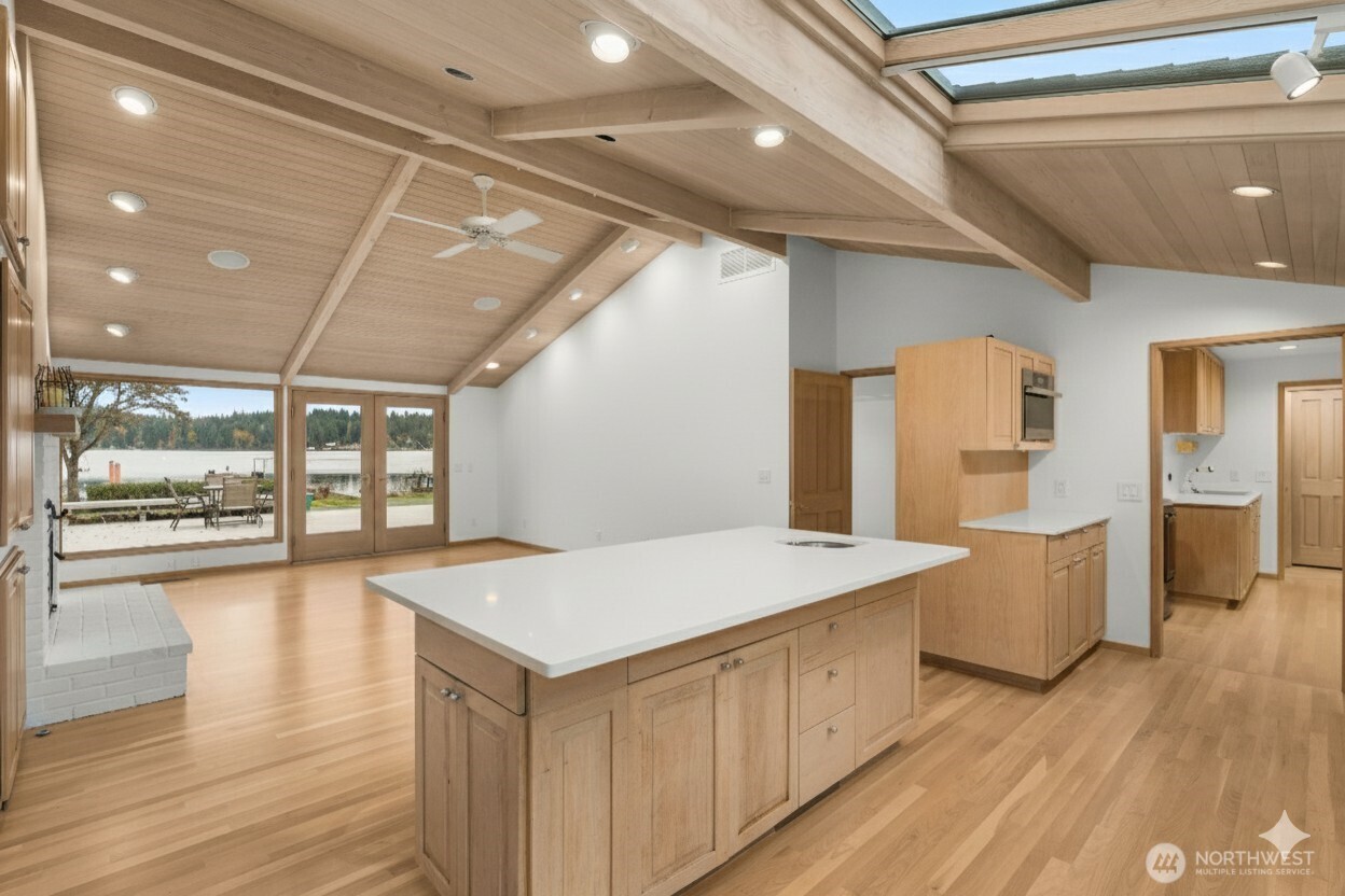 8428 North Mercer Way Mercer Island, WA 98040 - Photo 19 of 40