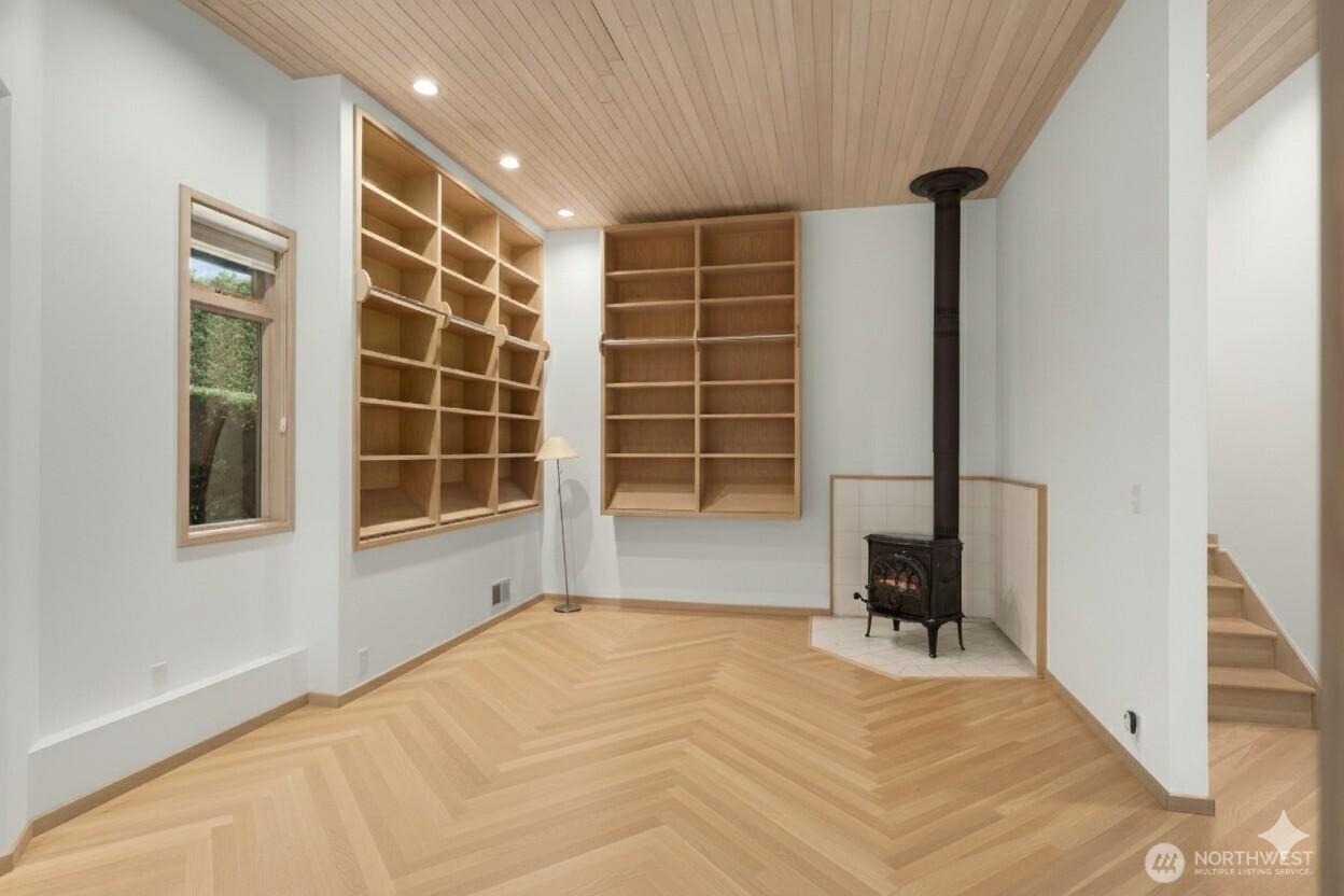 8428 North Mercer Way Mercer Island, WA 98040 - Photo 27 of 40