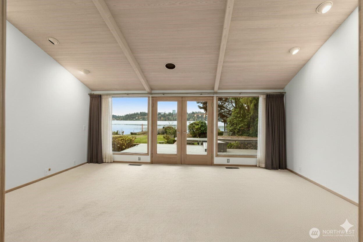 8428 North Mercer Way Mercer Island, WA 98040 - Photo 28 of 40