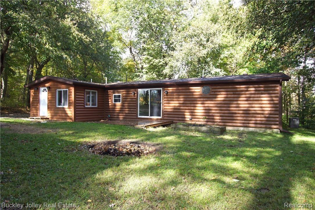 10878 Tuthill Road South Lyon, MI 48178 - Photo 14 of 21 New Windows and Patio Door.JPG