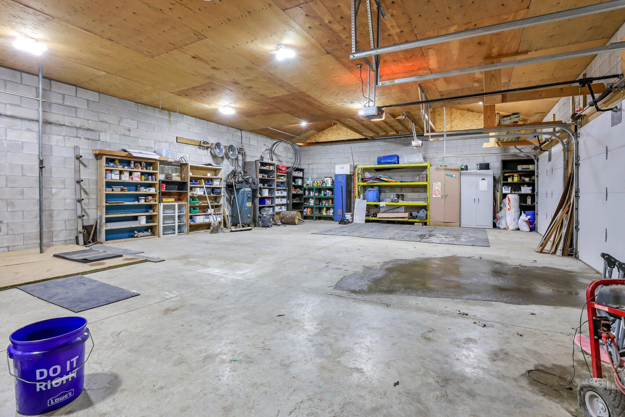 5225 Deeds Road Southwest Pataskala, OH 43062 - Photo 29 of 43 4 car garage