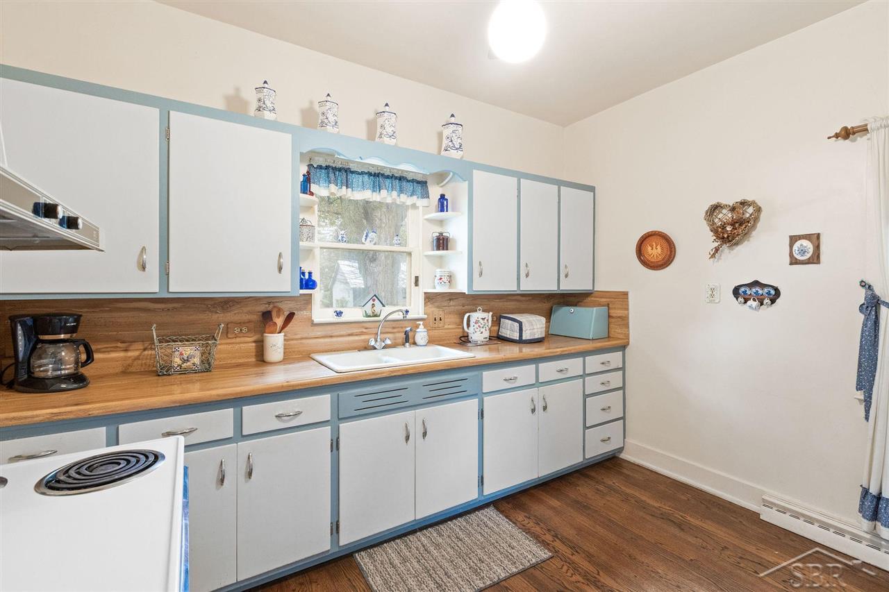 4380 Shattuck Road Saginaw, MI 48603 - Photo 7 of 22 Kitchen Pic 2
