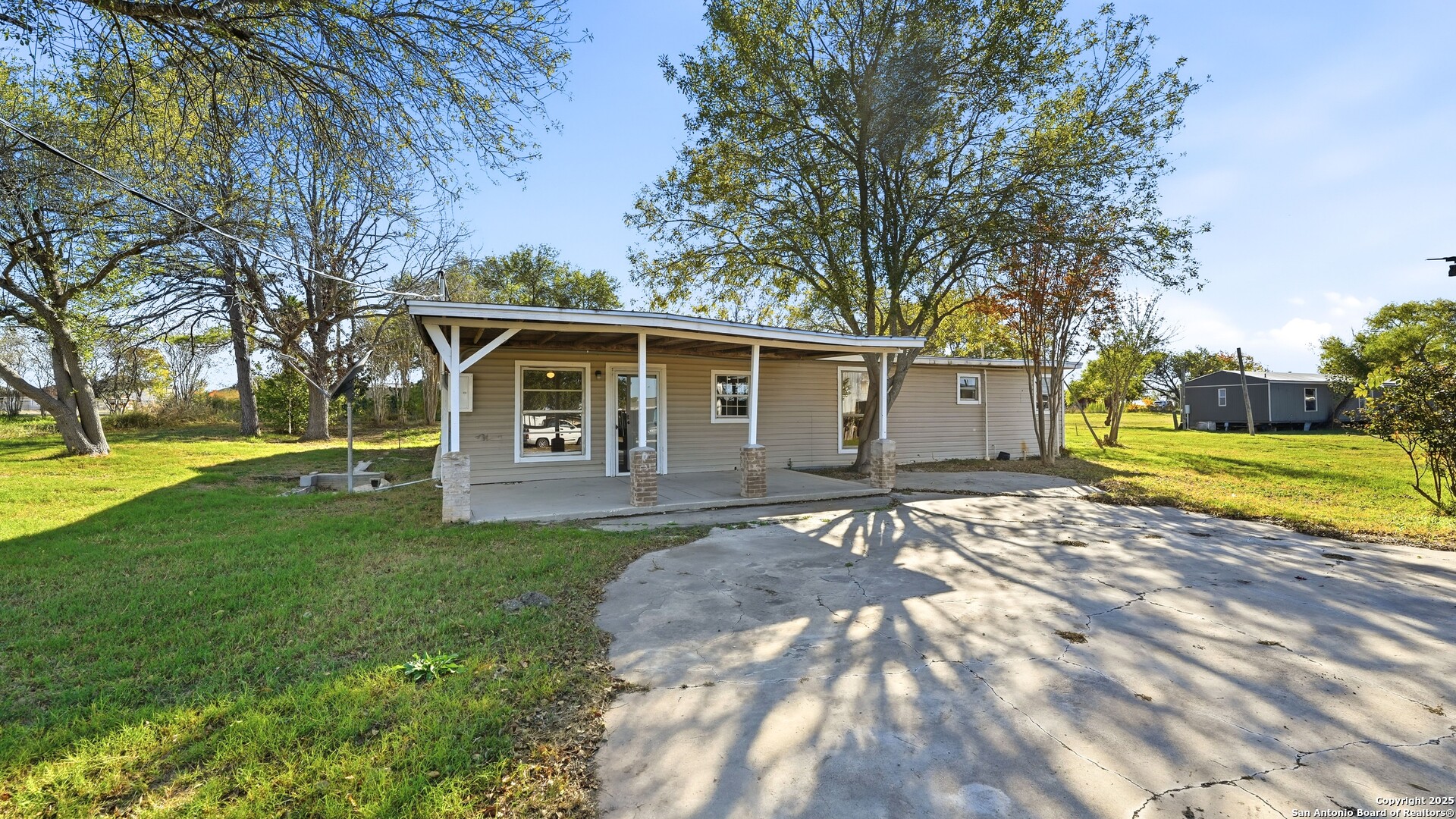 13895 Wisdom Road Atascosa, TX 78002 - Photo 1 of 48