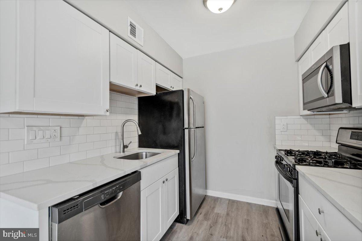 9001 Ridge Avenue, Unit 40 Philadelphia, PA 19128 - Photo 7 of 15 Gallery Image 7