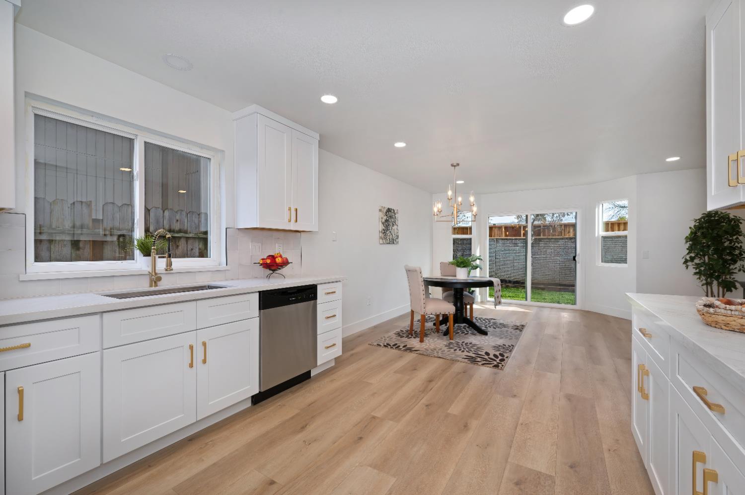 264 Delta Leaf Way Sacramento, CA 95838 - Photo 9 of 30