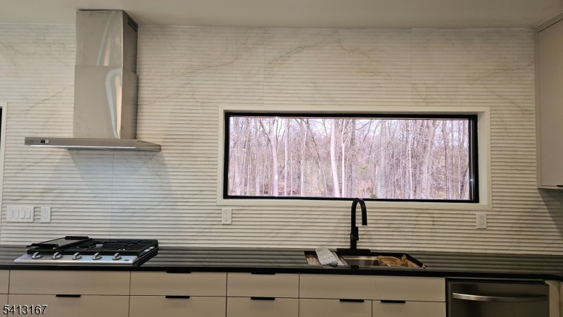 156 Park Road Parsippany, NJ 07054 - Photo 7 of 44