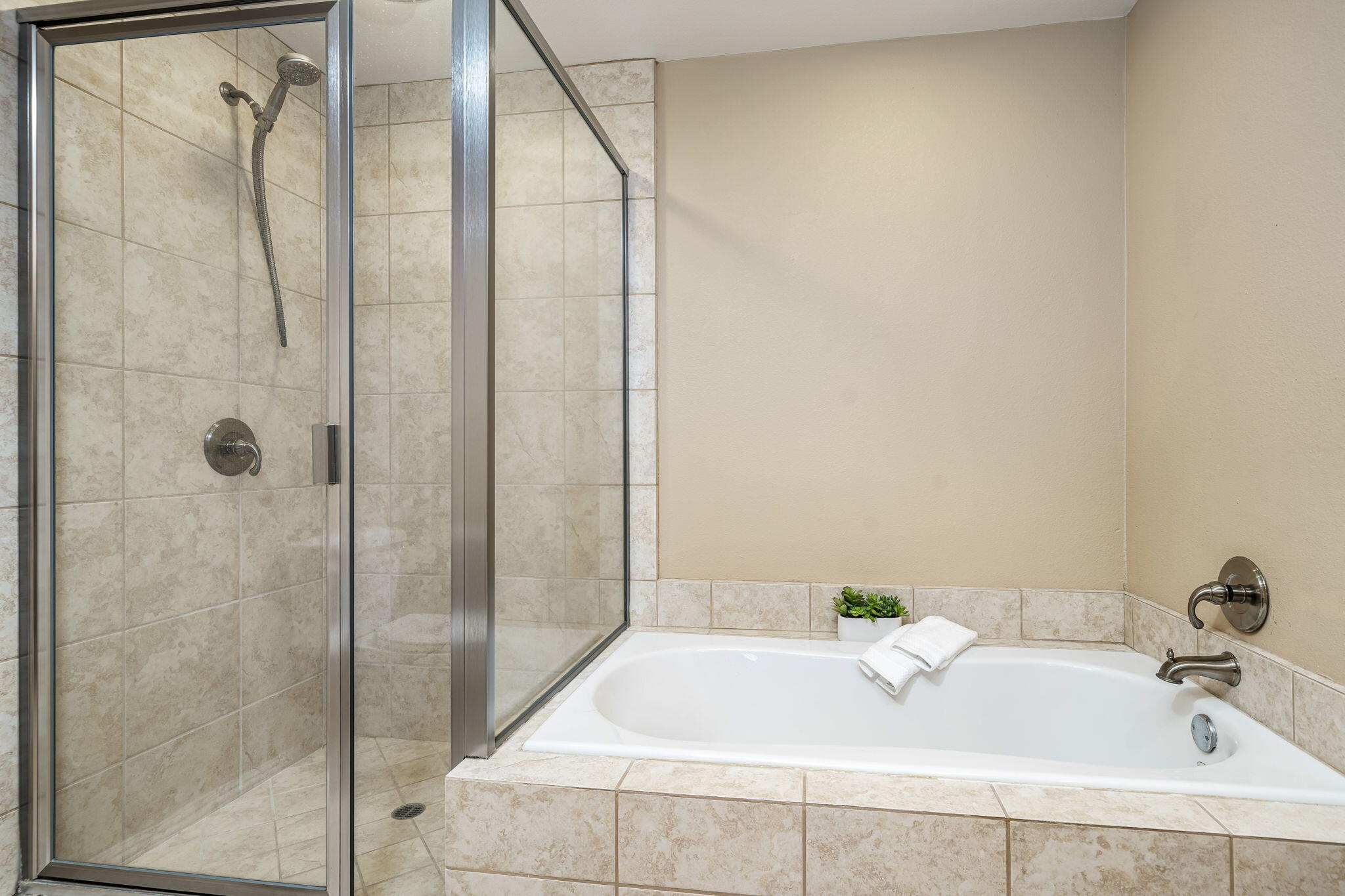 72930 Mesa View Drive Palm Desert, CA 92260 - Photo 33 of 40 a bathroom with a sink and a shower