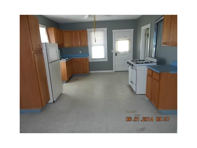 373 Old River Road Lincoln, RI 02838 - Photo 8 of 24 Kitchen.