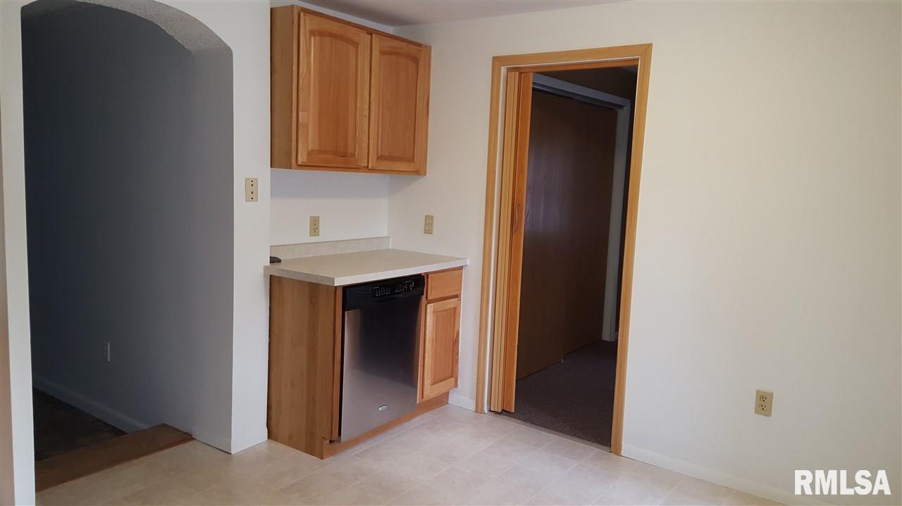 6826 West Farmington Road Peoria, IL 61604 - Photo 5 of 24 Gallery Image 5