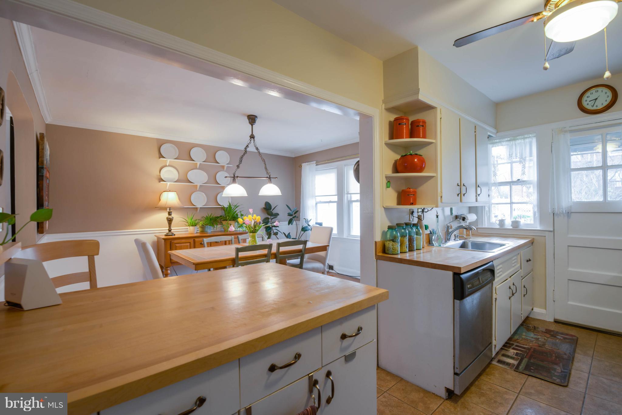 1814 Glen Ridge Road Towson, MD 21286 - Photo 11 of 30 Kitchen